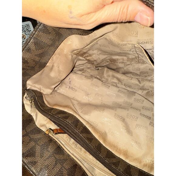 Michael Kors Women’s Harper Black Leather & Gold Hardward Tote Bag - Picture 7 of 11